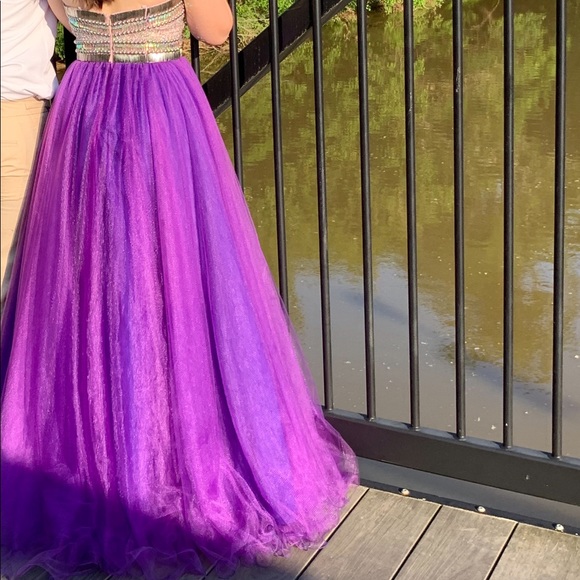 PROM DRESS - Picture 2 of 3